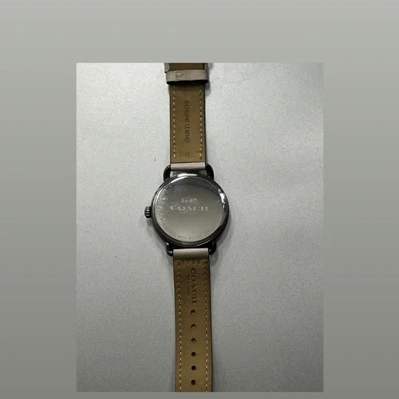 Coach watch! - Picture 4 of 8
